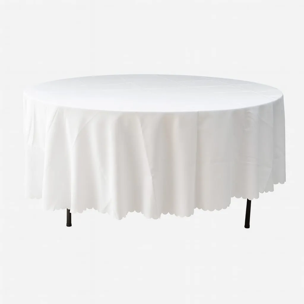 Table ronde avec nappe blanche